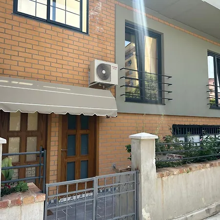Comfort Apartamento Tirana